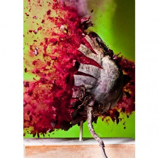 Стоп-кадр: як куля розриває їжу