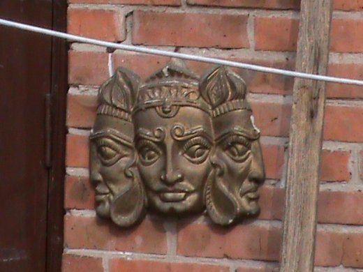 Екзклюзивна екскурсія «Королівством кривих дзеркал» древнього Лучеська!