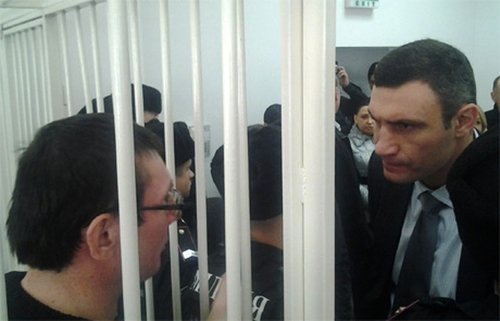 Переписка пресс-секретаря экс-министра внутренних дел