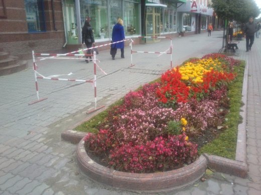 Якщо грім не вдарить, мужик не перехреститься, або «Яму» в центрі Луцька обгородили. ФОТО