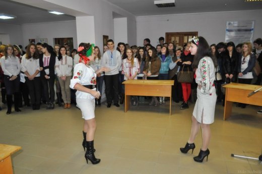 У ЛУЦЬКОМУ НТУ ВШАНОВУВАЛИ КОЗАЦЬКІ ТРАДИЦІЇ