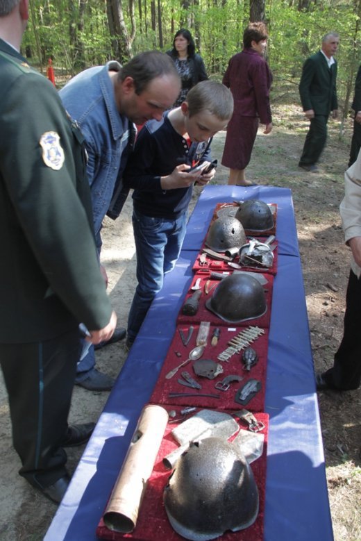 Піраміди «Відродження» на висоті «Ведмежій»