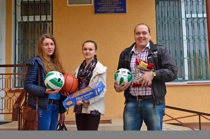 Молоді регіони: Соціально-благодійний проект «Назустріч дітям»