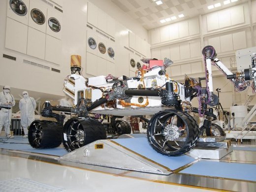 Сім хвилин жаху: апарат Curiosity сів в марсіанський кратер і передав перші фото