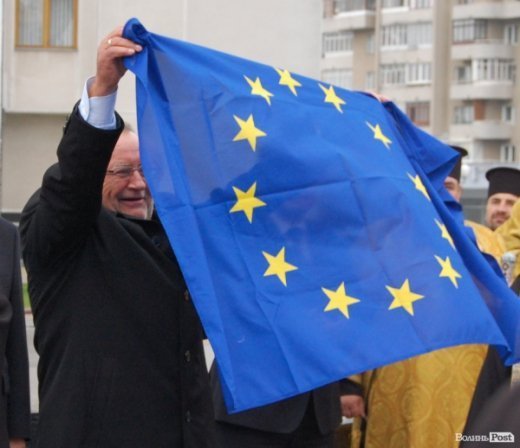 У Волинської ОДА немає від Євросоюзу нічого. Навіть прапора. ФОТО