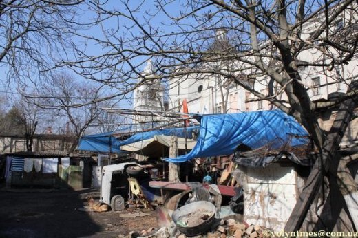 Хто ще скаже "заповідник"?? Або розруха починається з "Рабанівки"