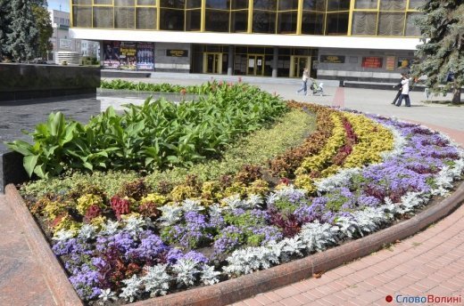 Фото осіннього додощового Луцька